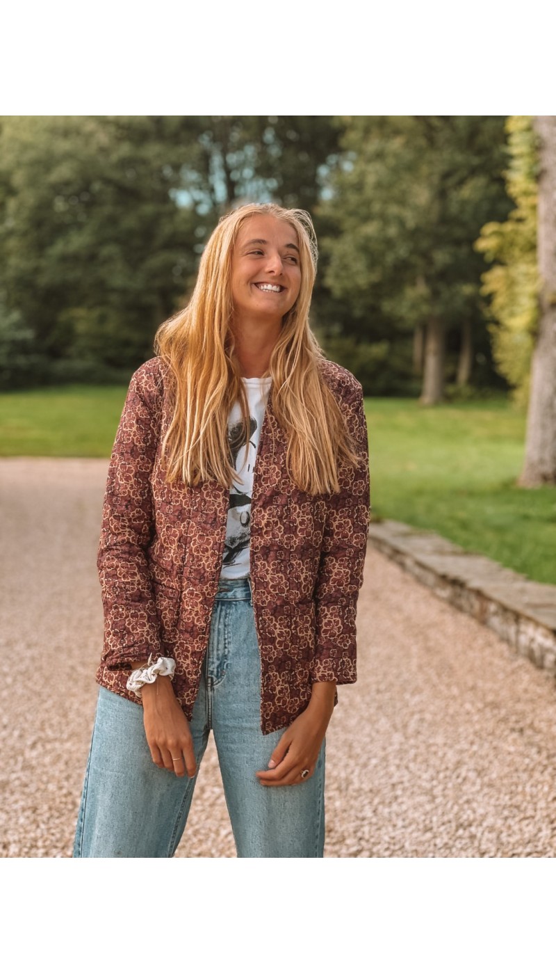 Veste matelassée ANNA  BORDEAUX à fleurs beiges