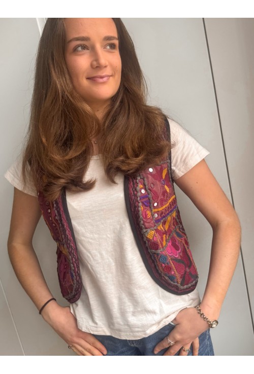 Gilet NORA BORDEAUX brodé à sequins