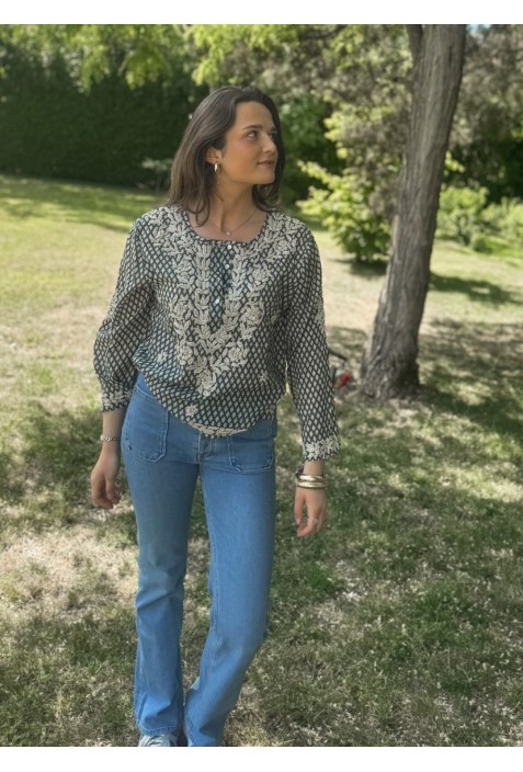 Chemisier GABRIELA BLEU JEAN brodé de fleurs Chemisier GABRIELA BLEU JEAN brodé de fleurs