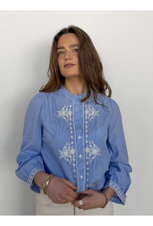 Chemisier ANNA BLEU CIEL  brodé de fleurs blanches