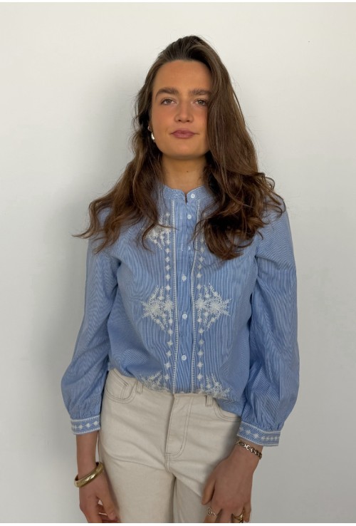 Chemisier ANNA BLEU CIEL  brodé de fleurs blanches